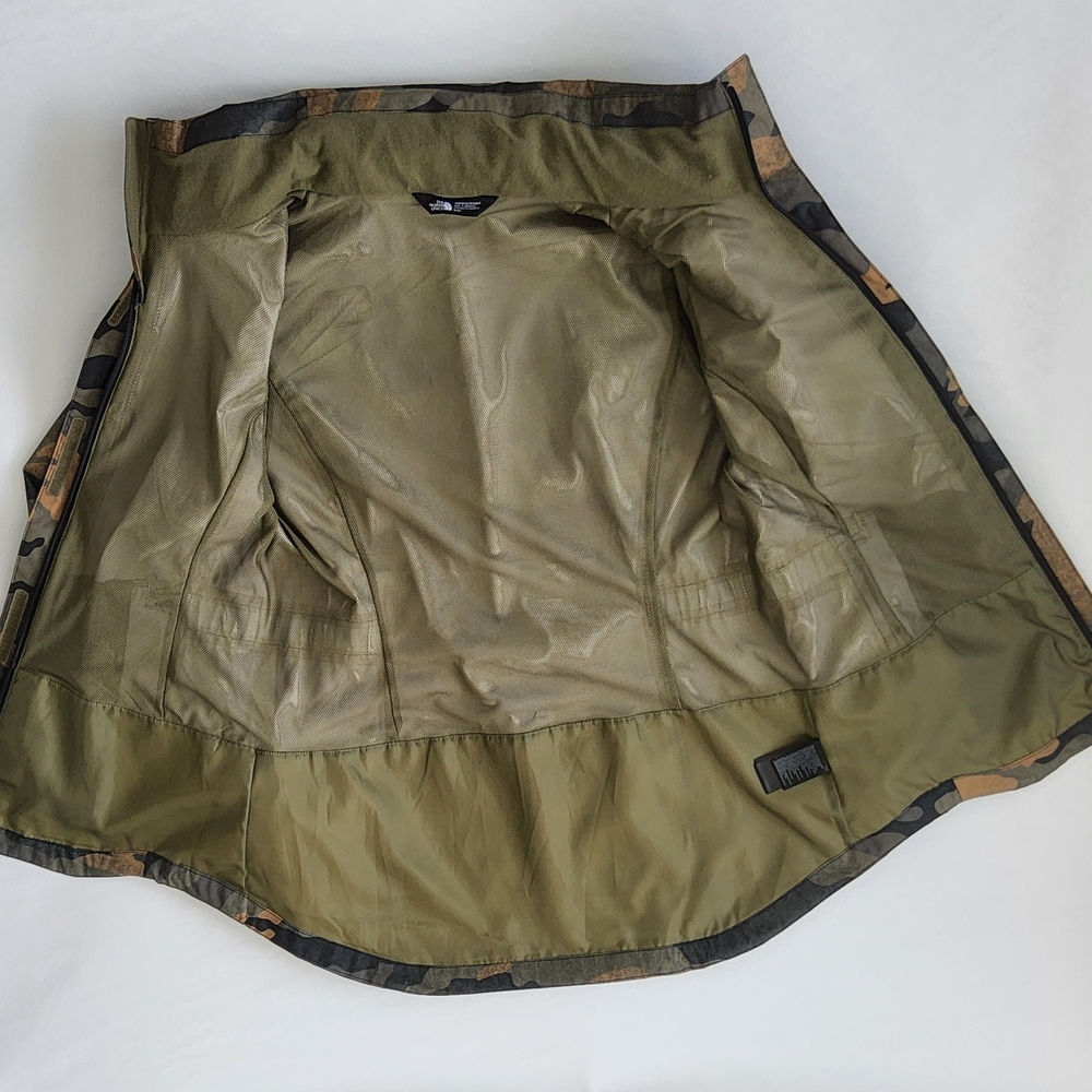 North Face Women's Resolve II Camo Rain Jacket - Picture 4 of 5